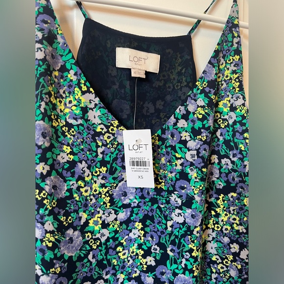 LOFT Outlet Sleeveless Blouse, NWT - Picture 2 of 3